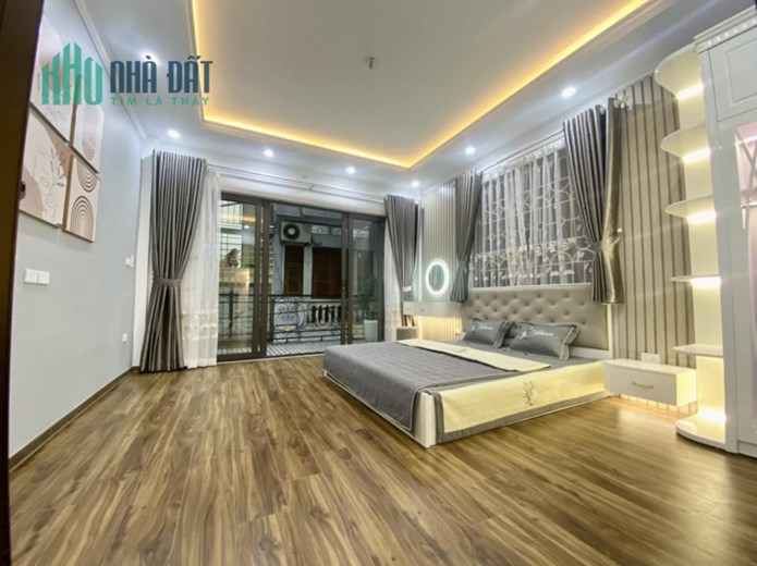Bán Nhà Hoàng Văn Thái, Quận Thanh Xuân, ngõ rộng thênh thang. 30m x5 tầng giá 3,5 tỷ