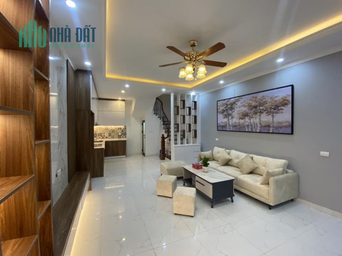 Bán Nhà Hoàng Văn Thái, Quận Thanh Xuân, ngõ rộng thênh thang. 30m x5 tầng giá 3,5 tỷ