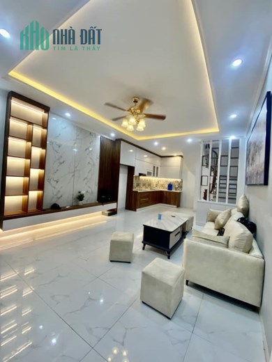 Bán Nhà Hoàng Văn Thái, Quận Thanh Xuân, ngõ rộng thênh thang. 30m x5 tầng giá 3,5 tỷ