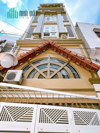 Bán gấp nhà 2 mặt tiền đường Bến Vân Đồn, P9, Quận 4.