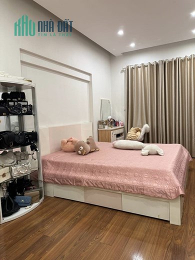 Bán Chung Cư 17T2 KĐT Trung Hòa Nhân Chính 153M2
