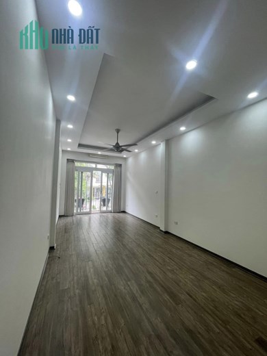 Cảnh Báo - Mặt Phố Vạn Phúc - Ba Đình Đã Xuất Hiện Nhà Bán - 55m x 5T - Hè Rộng Như Sân Bóng - Gía