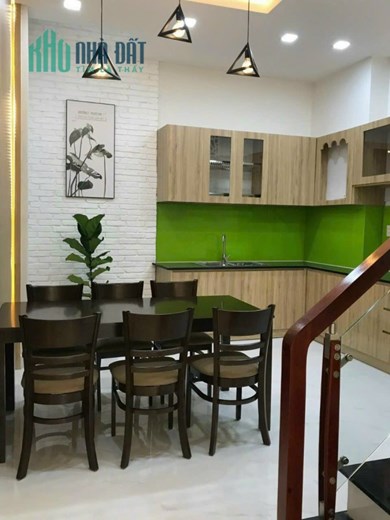 🌟🌟Nhà HXH Dương Quảng Hàm, P.5
- DT 4x13m. KC 1 trệt lửng 2 lầu ST gồm 4 PN 5wc riêng
- Giá 6,9 tỷ