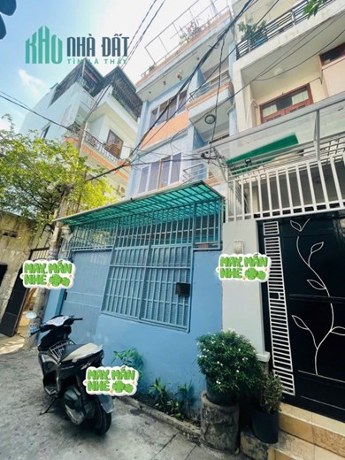 Bán nhà chính chủ Nguyễn Oanh P17 hẻm 1 trục gần cityland
-- Diện tích : Ngang 4.20m dài 11m sổ đẹp