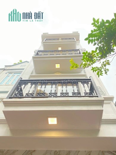 Nhà đẹp Lệ Mật - Long Biê  61mx4 tầng mới tinh , 3 thoáng trước sau, cạnh hơn 4 tỷ