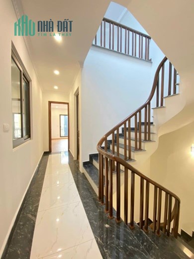 Nhà đẹp Lệ Mật - Long Biê  61mx4 tầng mới tinh , 3 thoáng trước sau, cạnh hơn 4 tỷ