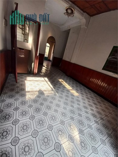 DIỆN TÍCH 3,8M X15M - NHÀ 3 LẦU SÂN THƯỢNG 6PN TRẦN HƯNG ĐẠO Q 5