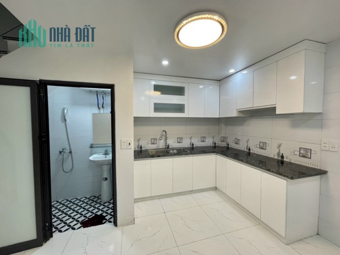 Bán nhà 3.5 tầng ngõ 98 Đình Đông, 3 ngủ, GIÁ 2.35 tỉ ngõ nông, sân cổng riêng