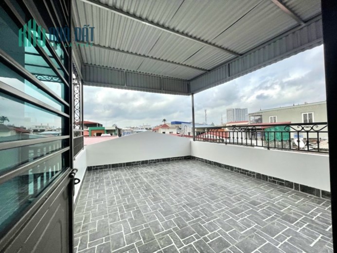 Bán nhà 3.5 tầng ngõ 98 Đình Đông, 3 ngủ, GIÁ 2.35 tỉ ngõ nông, sân cổng riêng