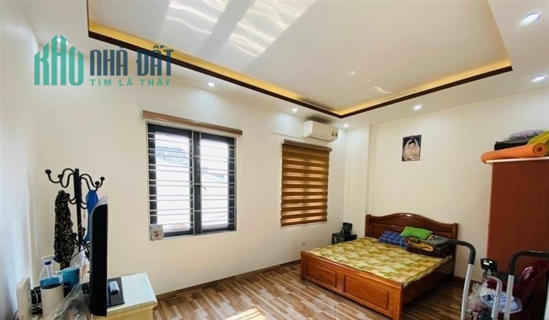 Bán nhà phố CHợ Hàng, diện tích 48m 4 tầng, ngõ nông, ô.tô đỗ cửa, GIÁ 4 tỉ