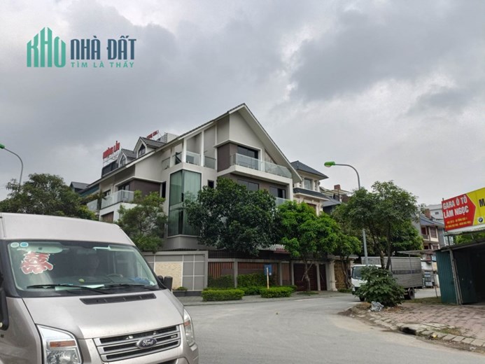 Siêu Biệt thự Làng Việt Kiều Châu Âu, Hà Đông, 158m, 3 tầng, giá 25 tỷ 2 mặt Phố.