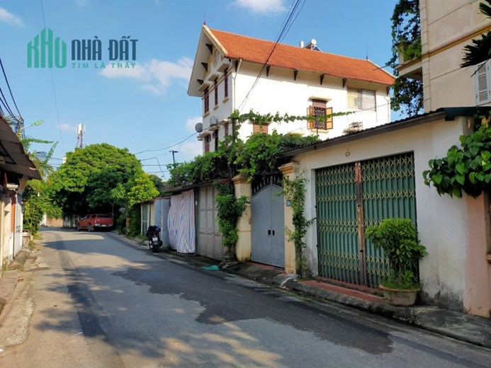 Chỉ nhĩnh 2 tỷ nhà Thạch Bàn, 47m2, 2T, MT 6 m, ô tô đổ cửa.