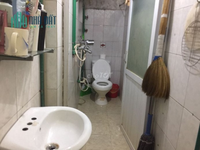 Cho thuê căn hộ tập thể : phòng 408, nhà A2, Ngõ 199 Hồ Tùng Mậu, Quận Nam Từ Liêm, Hà Nội.