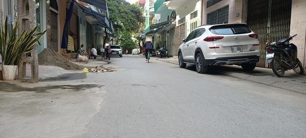 Bán nhà 4 tầng ô tô đỗ cửa ngay trung tâm thành phố Thanh Hóa nhỉnh 1 tỷ
