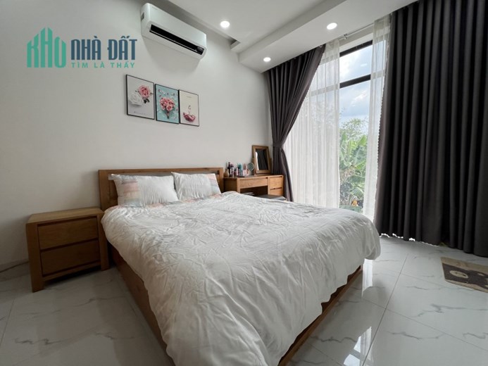 Nhà gần Vincom, hẻm 3m thông, xây BTCT.
