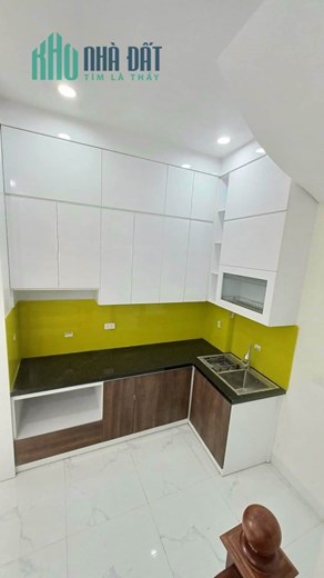 Bán nhà mới Đê La Thành (nhỏ) Đống Đa. Sát phố, ngõ nông rộng. Dt 35m2 x 5 T. Giá chỉ 4 tỷ