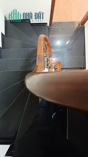 Bán nhà mới Đê La Thành (nhỏ) Đống Đa. Sát phố, ngõ nông rộng. Dt 35m2 x 5 T. Giá chỉ 4 tỷ