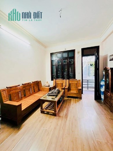 PHỐ HIẾM CÁT LINH – Ô TÔ ĐỖ – THANG MÁY C- AN SINH ĐỈNH