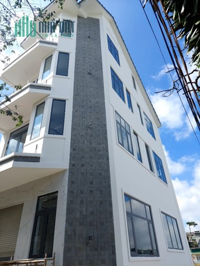 Cần bán gấp nhà đẹp mới xây đường Ngô Quyền, Đà Lạt giá 9.3 tỷ