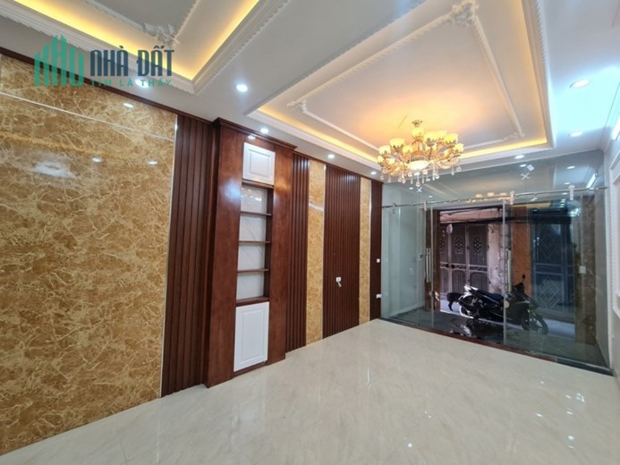Linh Quang ngõ thông Nhà mơi Gần hồ KD đỉnh DT: 40m 5T Mt; 3.5m 

Giá: 5.8 tỷ