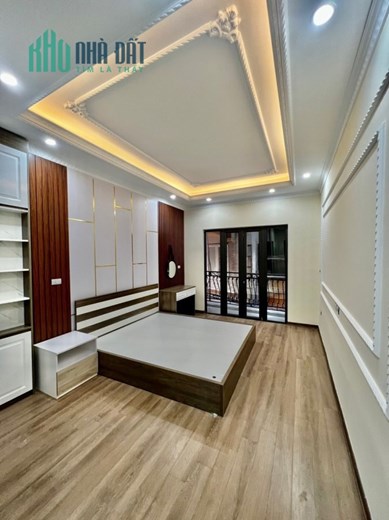 Linh Quang ngõ thông Nhà mơi Gần hồ KD đỉnh DT: 40m 5T Mt; 3.5m 

Giá: 5.8 tỷ