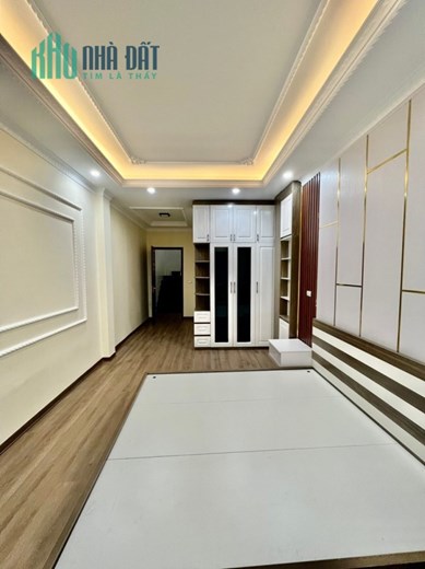 Linh Quang ngõ thông Nhà mơi Gần hồ KD đỉnh DT: 40m 5T Mt; 3.5m 

Giá: 5.8 tỷ