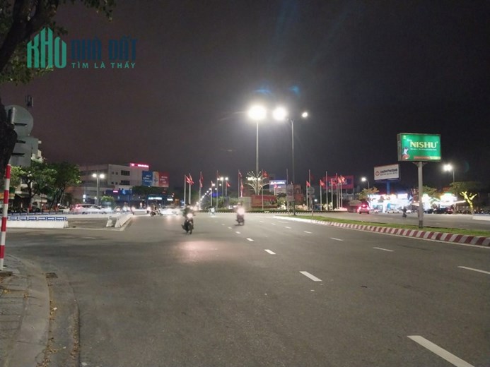 .Nhà Mặt Tiền Nguyễn Hữu Thọ gần Sân bay Bệnh Viện 108m2,  ngang 7