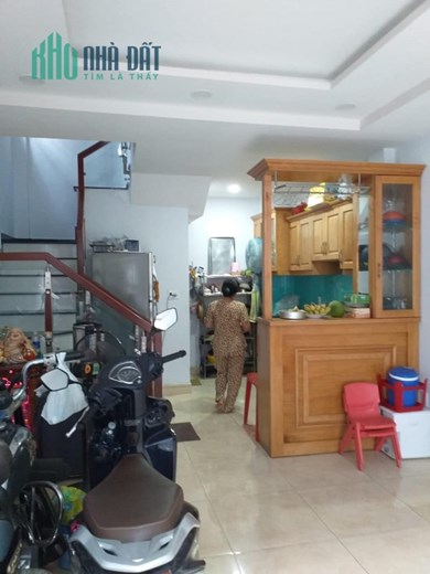NHÀ KẾ BÊN UBND QUẬN BÌNH TÂN, XE TẢI TRÁNH – 4X20, 4 TẦNG, CHỈ 6.3 TỶ.