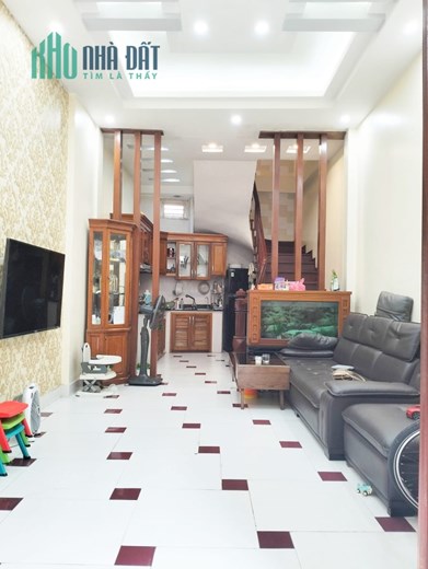 Nguyễn Khang 40m2 x 5T 4,5 tỷ - 1 bước Oto Tránh, Sát Phố