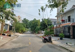 Biệt thự mặt tiền KDC Phong Phú, 7x19.5 trệt 2 lầu chỉ 8.8tỷ