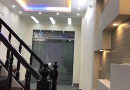 Cho thuê nhà phố Thái Thịnh , 40m2 x 4tầng, giá 20tr