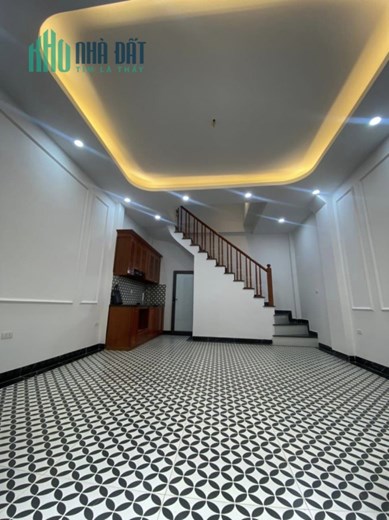 BÁN NHÀ ĐƯỜNG HOÀNG TĂNG BÍ 5 TẦNG 30M2, MT 4.6M, 3 P NGỦ, CÁCH PHỐ 15M NHỈNH 2 TỶ