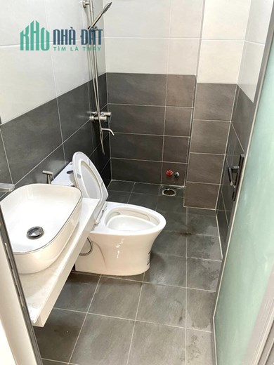 Nhà chưa qua đầu tư, 72m2 chỉ có 4.4 tỷ, hẻm 3m