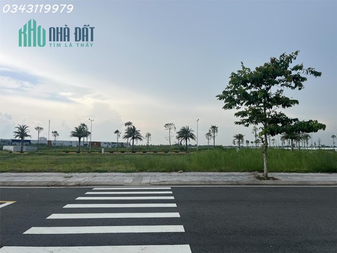 KẸT TIỀN CẦN BÁN GẤP LÔ ĐÁT 81 M2 FULL THỔ CƯ 650 TRIỆU