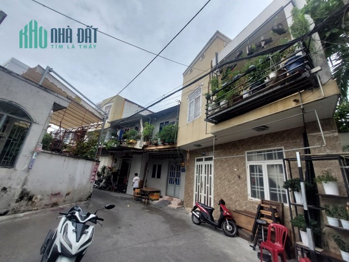 Bán Gấp Nhà xe hơi quay đầu Đặng Văn Bi,Thủ Đức 30m2 chỉ nhĩnh 2 tỷ, sổ riêng ,không quy hoạch