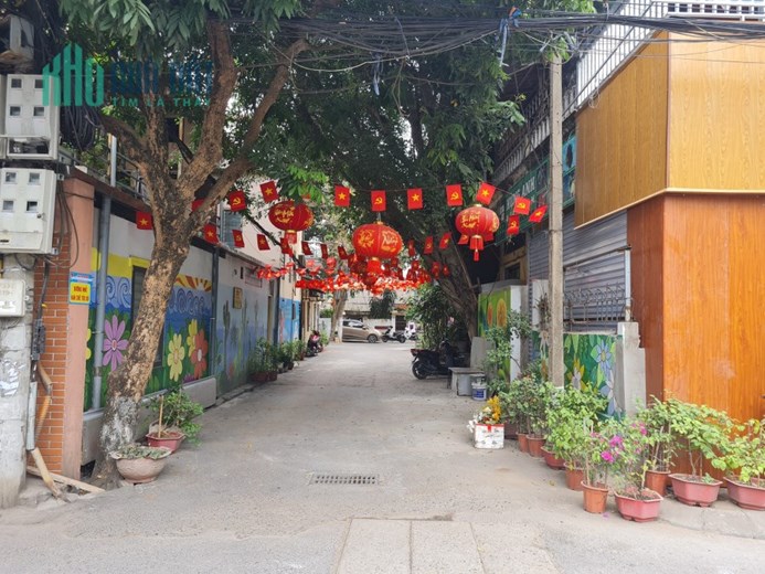 BÁN  ĐẤT TẶNG NHÀ ĐỨC GIANG 72M  CHỈ 4 TỶ9

Ô TÔ TRÁNH - CẠNH TRƯỜNG BÌNH MINH GARDEN  - GIÁP PHỐ