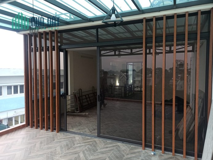 BÁN NHÀ  MẶT PHỐ BỒ ĐỀ DT 106 M 6 TẦNG GIÁ 21 TỶ, VIEW HỒ, GARA Ô TÔ THANG MÁY