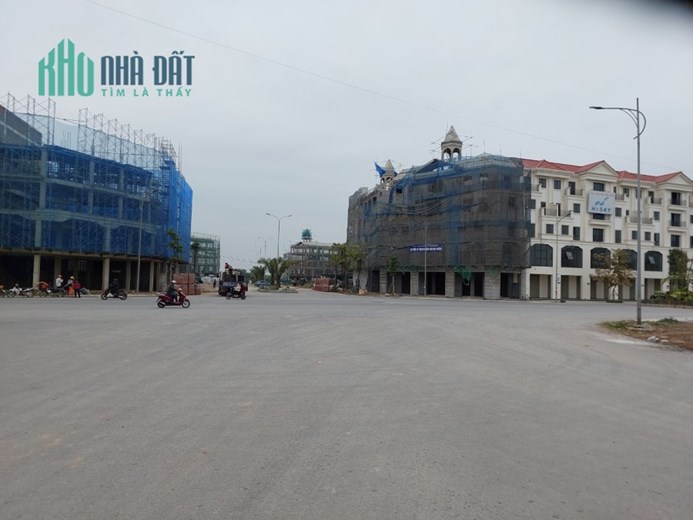 Bán đất phân lô vỉa hè cách Nhổm 1km, giá 5 tỷ