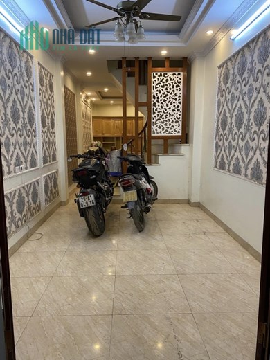 Bán nhà Lạc Trung 7 PHÒNG NGỦ, ngõ thông thoáng sáng, giá 3.8 tỷ.