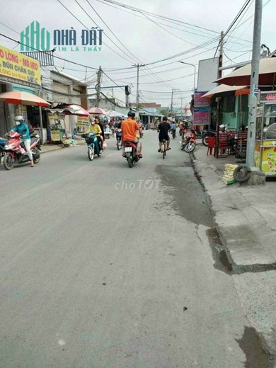 bán gấp LÔ ĐẤT MẶT TIỀN đường CÂY DƯƠNG, Đức Hòa, diện tích 4,3 x 30m, có bớt lộc vui vẻ
