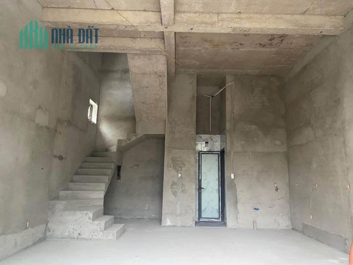 Nhà Ngang Hơn 6m Mặt Tiền Kinh Doanh Tân Quy Phần Thô Chưa Hoàn Thiện Trung Tâm Quận 7