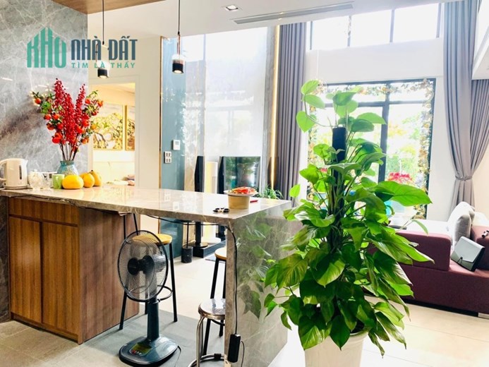 Cần bán nhà Hoàng Cầu, 90m2, 6 tầng, MT 6m, thang máy, kinh doanh 28.5 tỷ