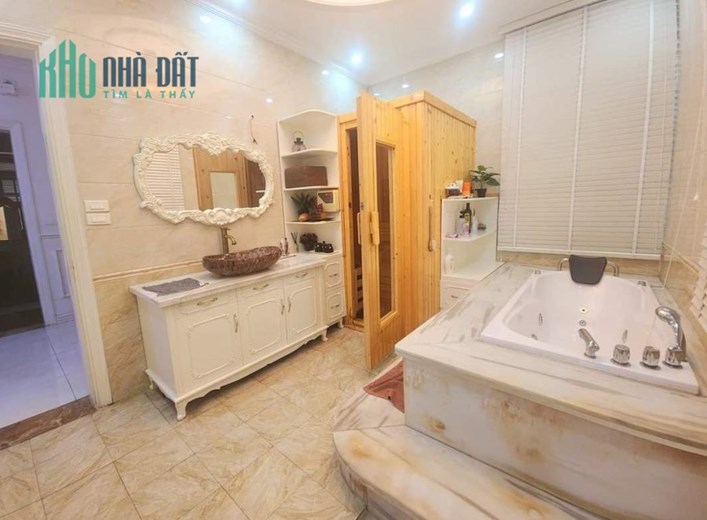 Mặt phố Thụy Khuê sầm uất 2 mặt đường view Hồ Tây 38m2 chỉ 8.08 tỷ. LH 0989.62.6116