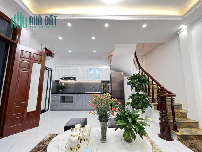 BÁN GẤP NHÀ TAM TRINH TRONG TUẦN 36M2  5 TẦNG