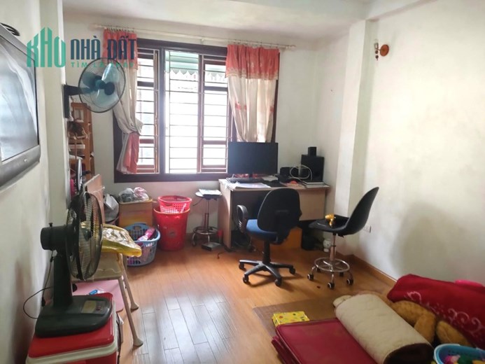 Nhà Lĩnh nam - Hoàng Mai 31 m2  xây 5 Tầng  giá 2.9 Tỷ