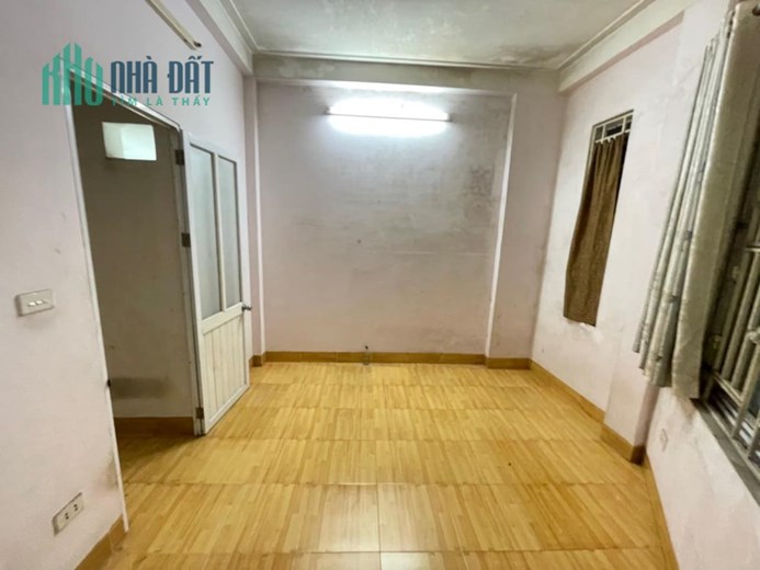 HÀO NAM LÔ GÓC-4 TẦNG 4 NGỦ BA GÁC ĐỖ CỬA 100M RA PHỐ
