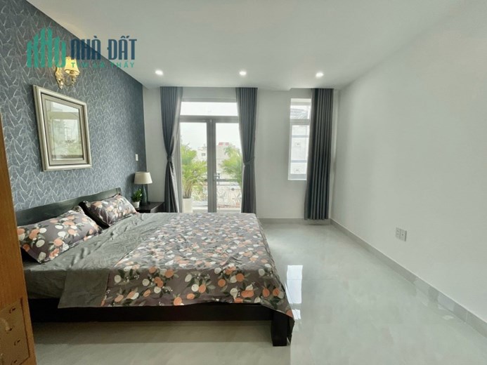 Bán căn nhà 57m2 phố Âu Cơ, Tây Hồ Gara Ô tô Thang máy Đức Kinh doanh đắc địa 7.4 Tỷ
