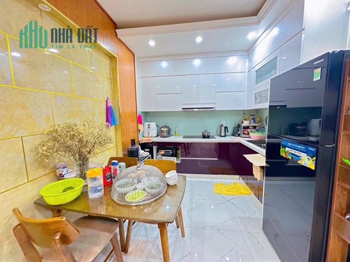 BÁN NHÀ MẶT PHỐ VĂN CAO BA ĐÌNH SÁT HỒ TÂY KINH DOANH ĐỈNH 44M2 x 4T x MT5m CHỈ 22 TỶ