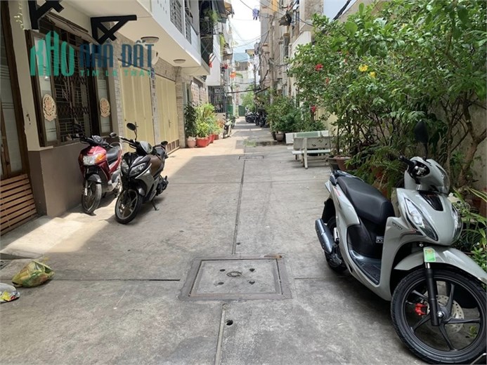 SIÊU PHẨM TRUNG TÂM QUẬN 1 – 43M2  SÂN RIÊNG SIÊU TO KHỔNG LỒ