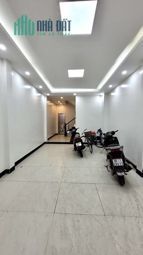 Bán nhà Nguyễn Đức Cảnh, 50m x 6 tầng, 6.5 tỷ, thang máy, ô tô đỗ cổng